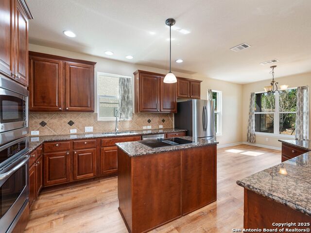 Listing photo id 14 for 2747 Trinity View