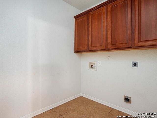Listing photo id 15 for 2747 Trinity View