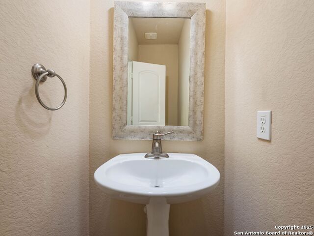 Listing photo id 16 for 2747 Trinity View