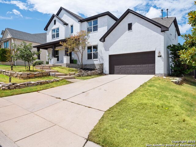 Listing photo id 0 for 2747 Trinity View