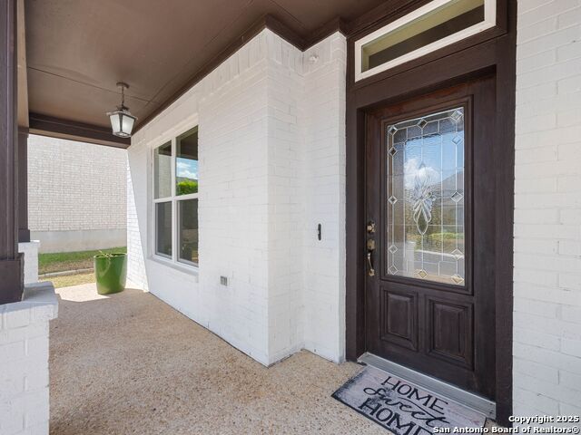 Listing photo id 1 for 2747 Trinity View