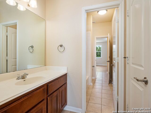 Listing photo id 28 for 2747 Trinity View