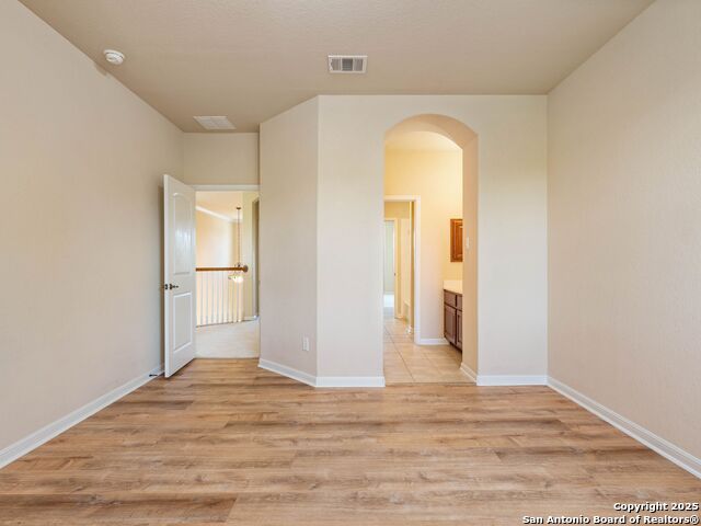 Listing photo id 29 for 2747 Trinity View