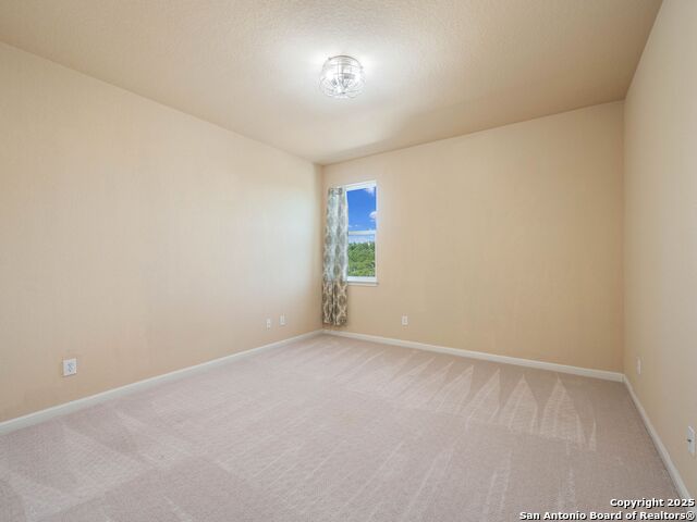 Listing photo id 34 for 2747 Trinity View