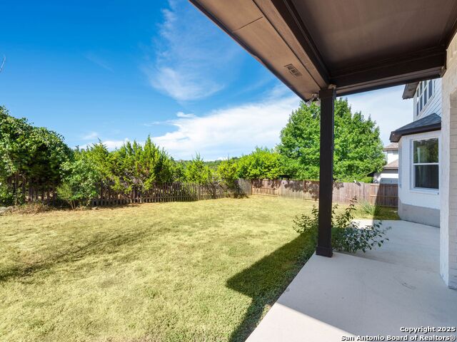 Listing photo id 35 for 2747 Trinity View
