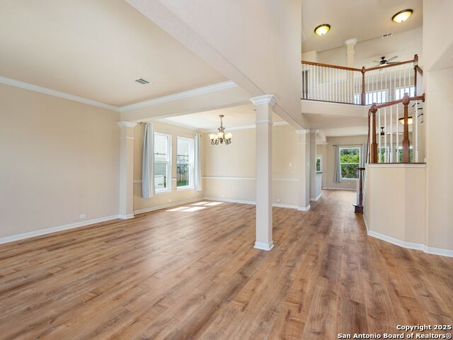Listing photo id 2 for 2747 Trinity View
