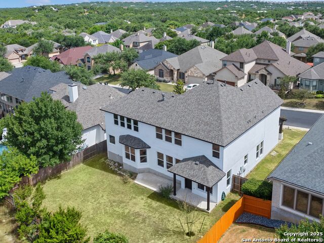 Listing photo id 41 for 2747 Trinity View