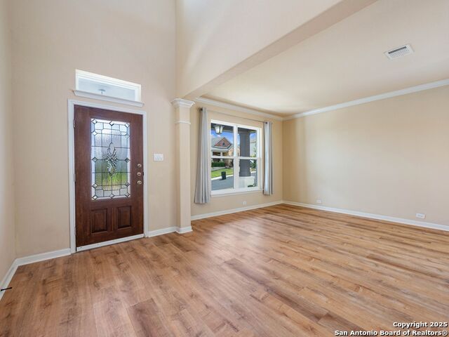 Listing photo id 3 for 2747 Trinity View