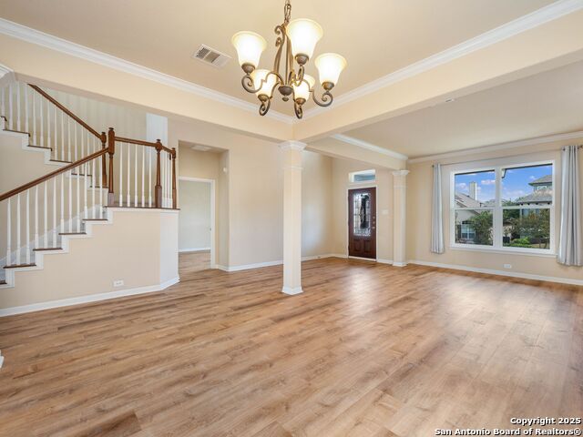 Listing photo id 6 for 2747 Trinity View