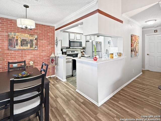 Listing photo id 2 for 14343 Judson 508