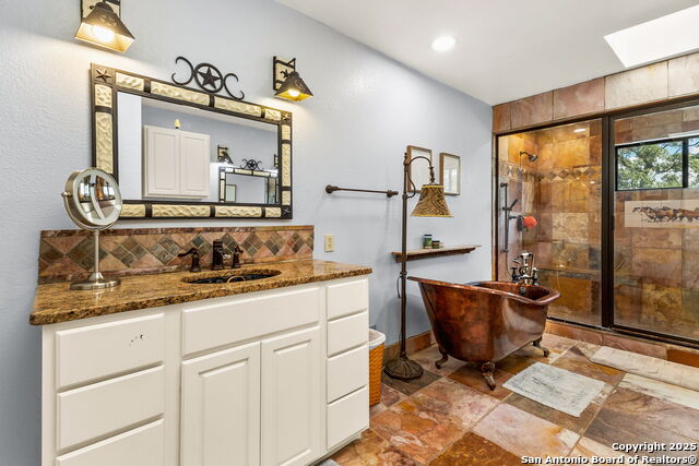 Image 21 of 38 For 1170 Capote Oaks