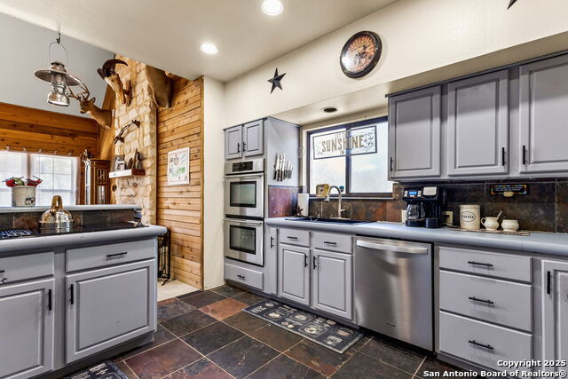 Image 4 of 38 For 1170 Capote Oaks