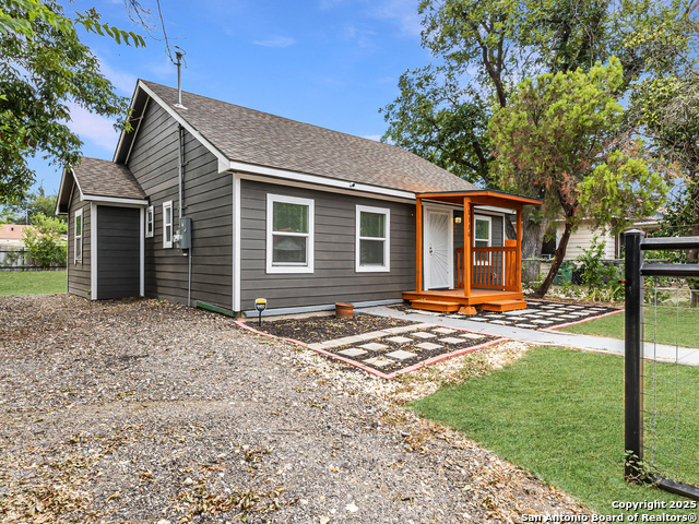 Image 2 of 23 For 2336 Houston E