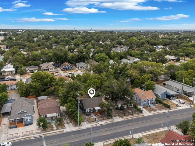 Image 21 of 23 For 2336 Houston E