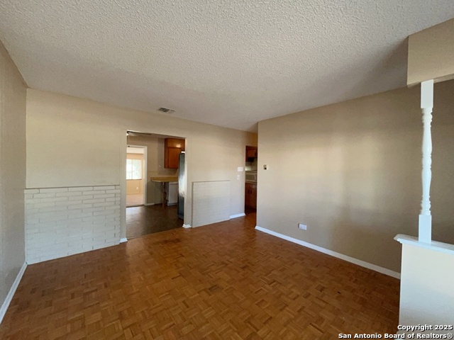 Image 10 of 41 For 4543 Cambray Dr