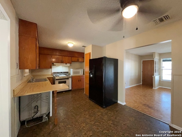 Image 12 of 41 For 4543 Cambray Dr