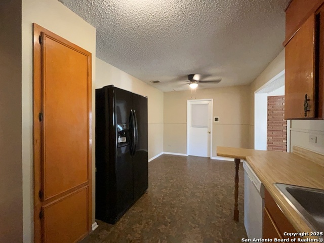 Image 15 of 41 For 4543 Cambray Dr