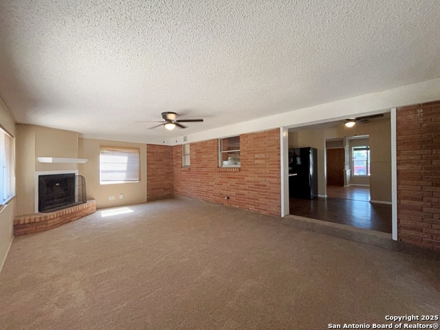 Image 19 of 41 For 4543 Cambray Dr