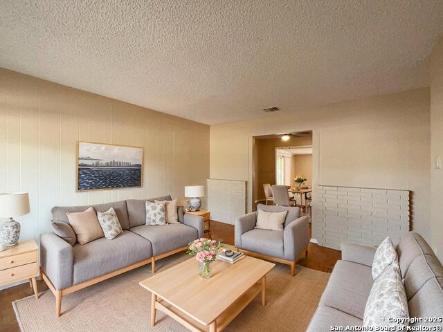 Image 2 of 41 For 4543 Cambray Dr