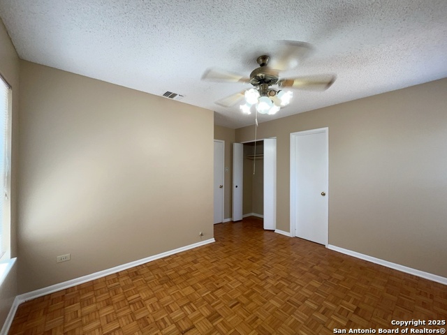 Image 21 of 41 For 4543 Cambray Dr