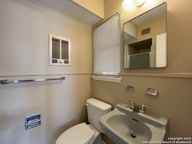 Image 23 of 41 For 4543 Cambray Dr