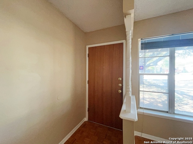 Image 33 of 41 For 4543 Cambray Dr