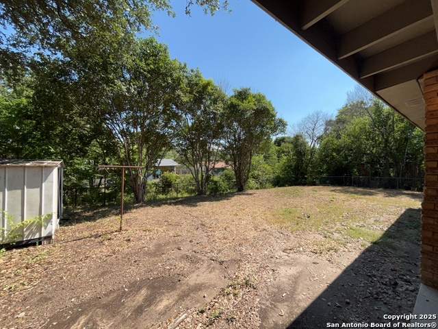 Image 34 of 41 For 4543 Cambray Dr