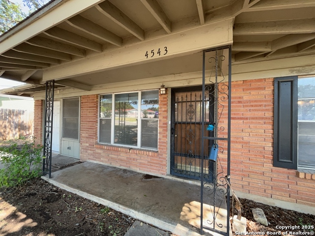 Image 38 of 41 For 4543 Cambray Dr