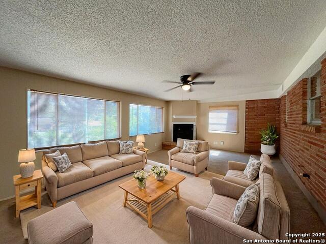 Image 4 of 41 For 4543 Cambray Dr