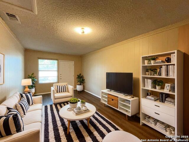 Image 8 of 41 For 4543 Cambray Dr