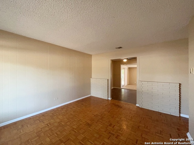 Image 9 of 41 For 4543 Cambray Dr