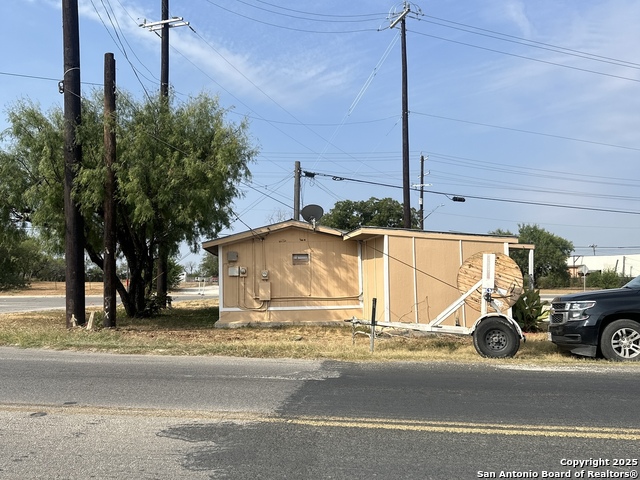 Image 16 of 40 For 10536 S Us Highway 181 E