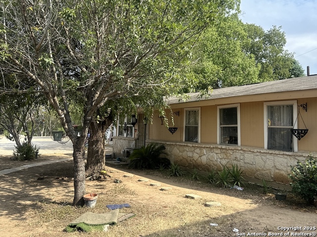 Image 2 of 40 For 10536 S Us Highway 181 E