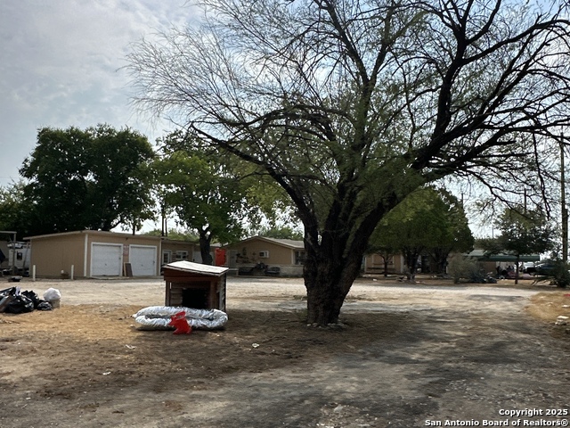 Image 38 of 40 For 10536 S Us Highway 181 E