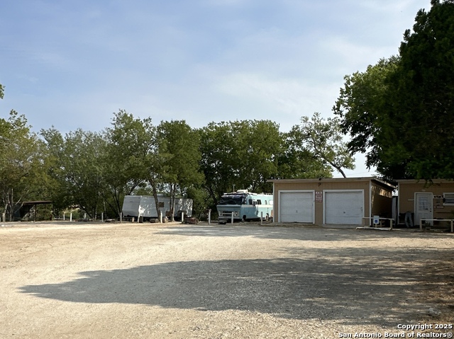 Image 5 of 40 For 10536 S Us Highway 181 E