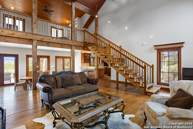 Listing photo id 8 for 597 Krause