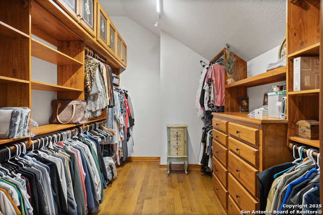 Listing photo id 27 for 597 Krause