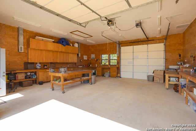 Listing photo id 41 for 597 Krause