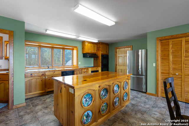 Listing photo id 54 for 597 Krause