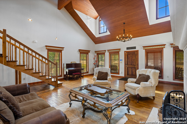 Listing photo id 5 for 597 Krause