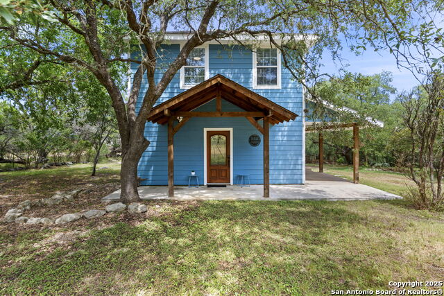 Details for 1265 Comanche Path, Bandera, TX 78003