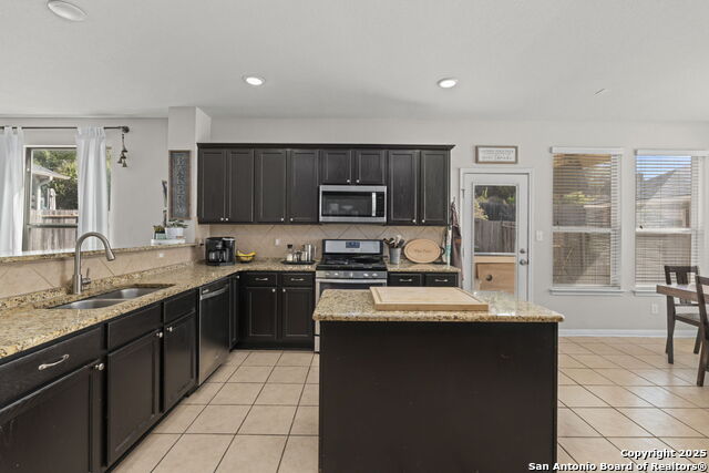 Listing photo id 13 for 23110 Fairway Bridge