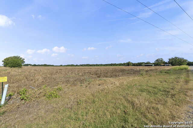 Listing photo id 11 for 4410 Ploetz  