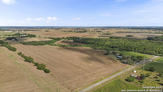Listing photo id 18 for 4410 Ploetz  