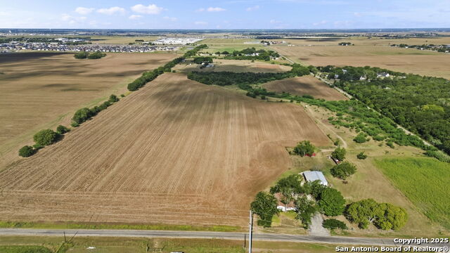 Listing photo id 2 for 4410 Ploetz  