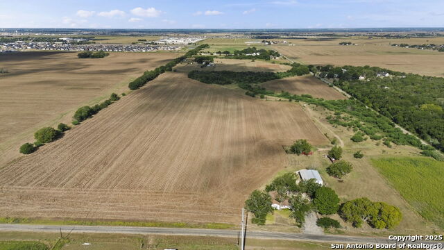 Listing photo id 3 for 4410 Ploetz  