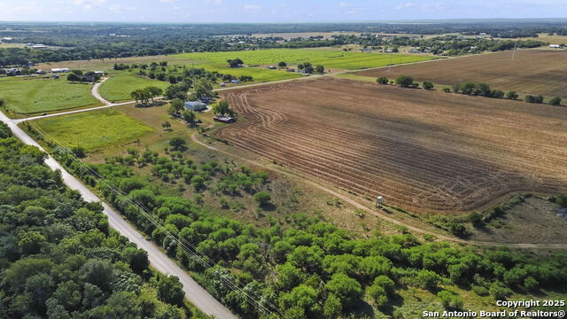 Listing photo id 4 for 4410 Ploetz  
