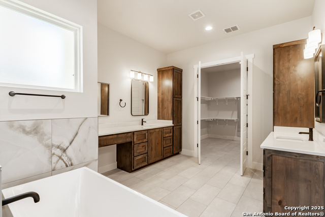 Image 18 of 33 For 246 Timber Place