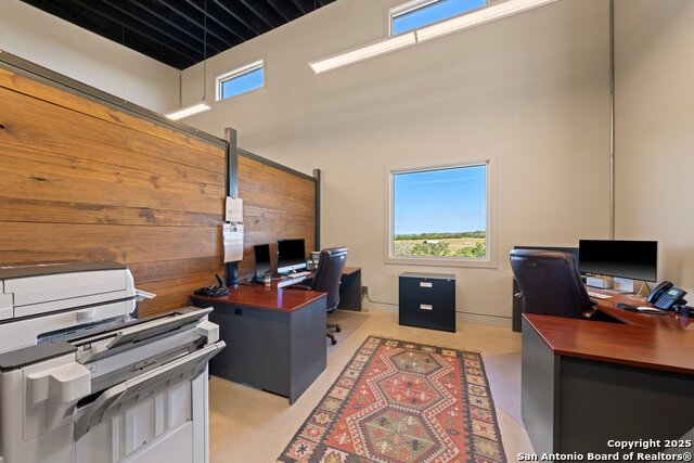 Listing photo id 12 for 609 Fm 289