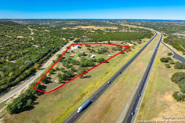Listing photo id 23 for 609 Fm 289